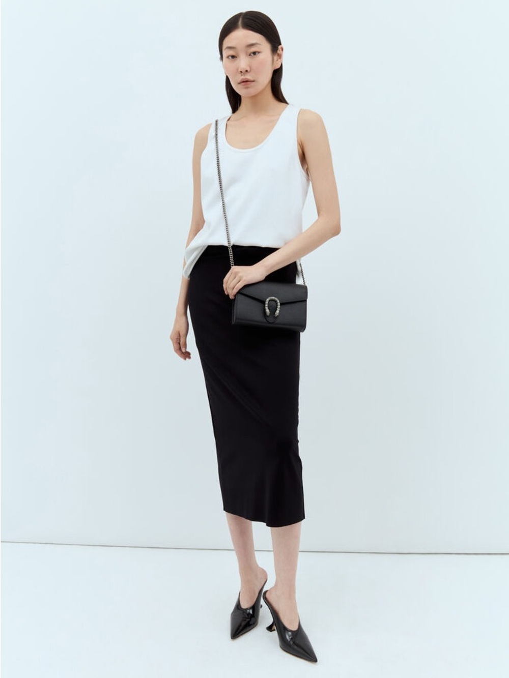 Gucci Dionysus Black Textured Leather Clutch with Decorative Buckle FIRM PRICE - Picture 4 of 15